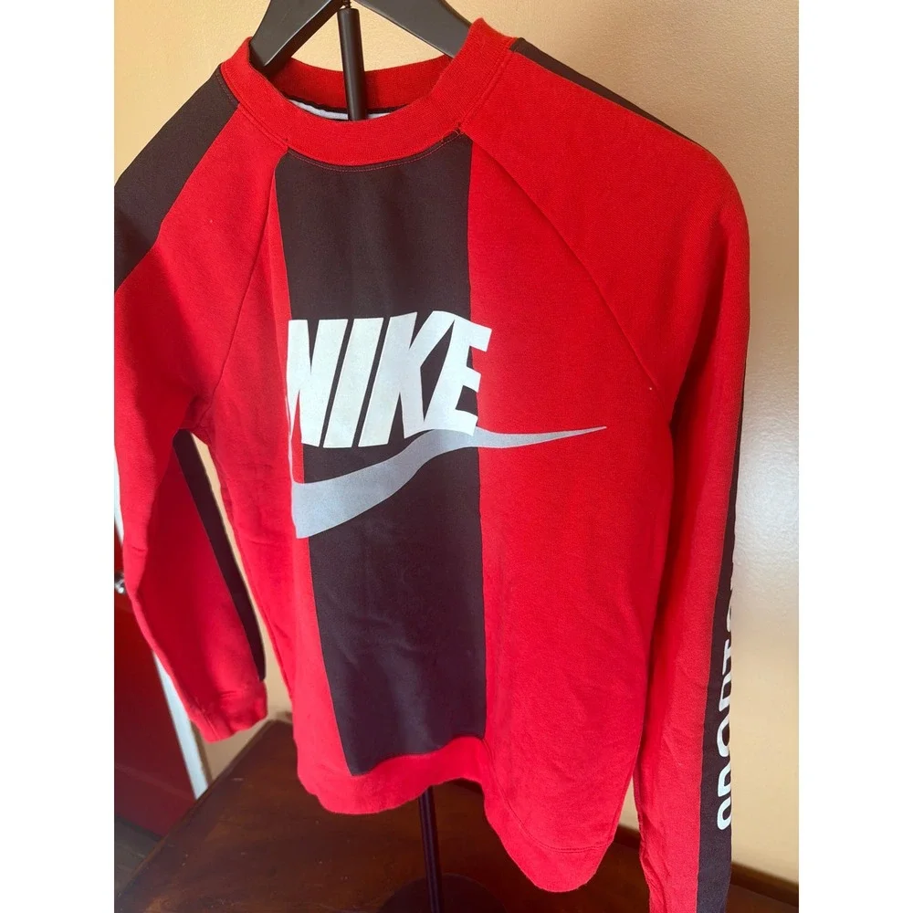 Nike Sportswear Mens Red Black Colorblock‎ Logo Crewneck Sweatshirt Size Small